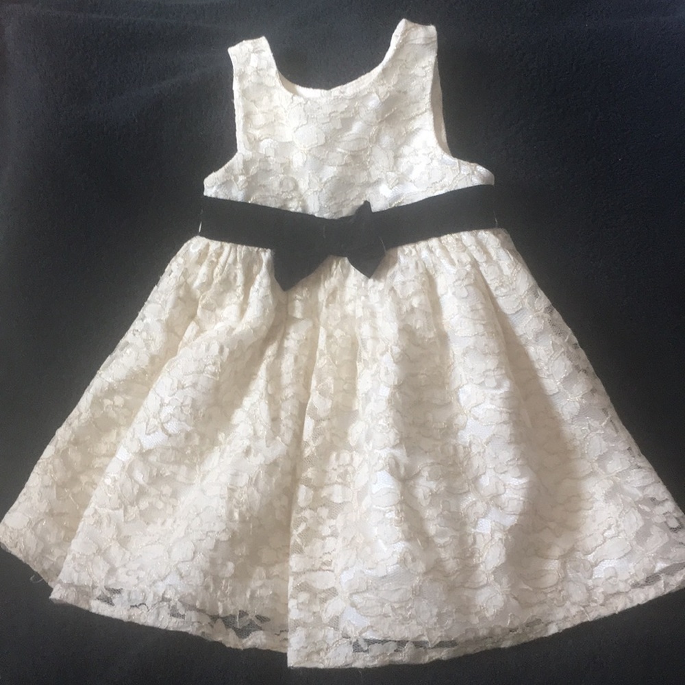 Beautiful cream lace toddler dress 3T